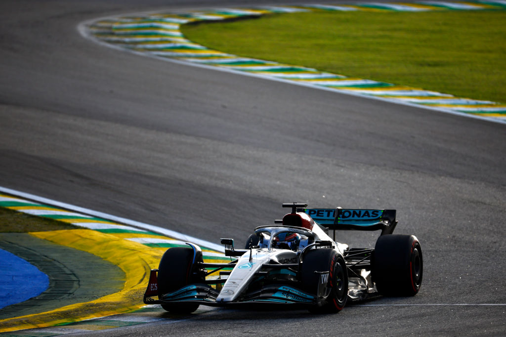 George Russell e Lewis Hamilton largam na frente no GP de São Paulo