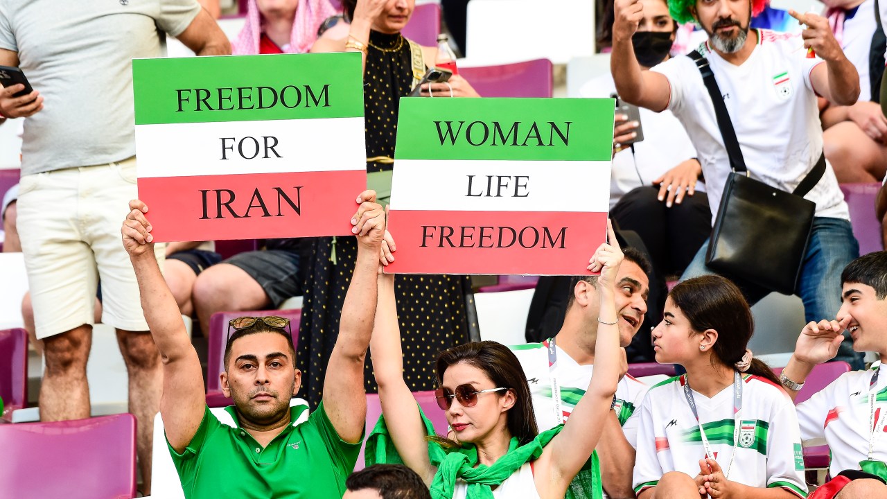 Liberdade para as mulheres: um grito comum de parte dos iranianos nos estádios do Catar