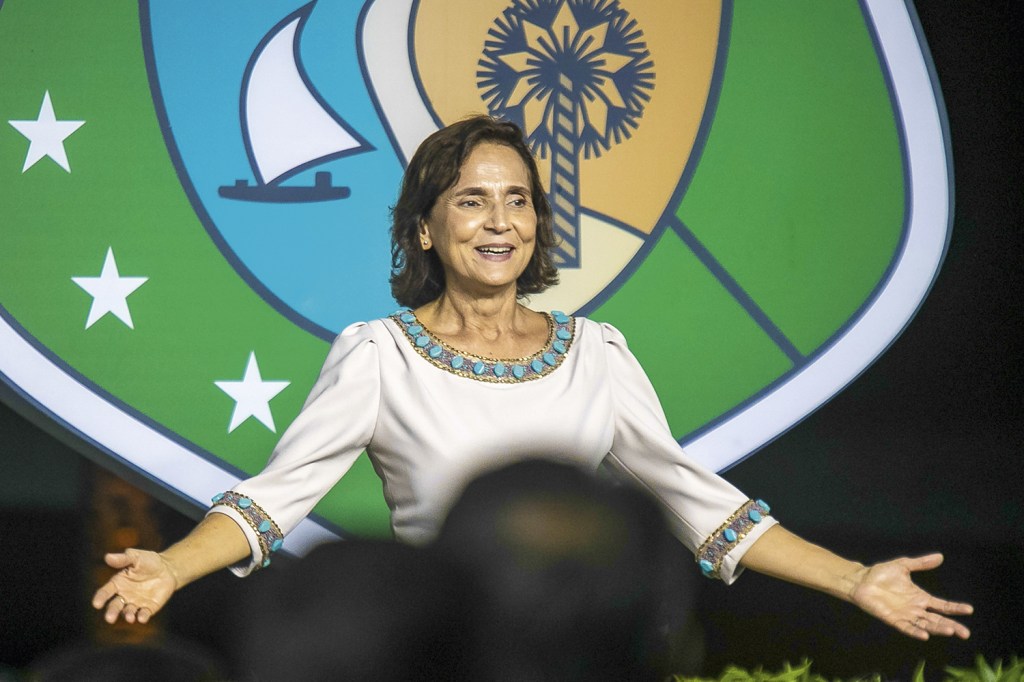 CURRÍCULO - Izolda Cela: o trabalho feito no Ceará coloca a governadora como a principal cotada para comandar o MEC -