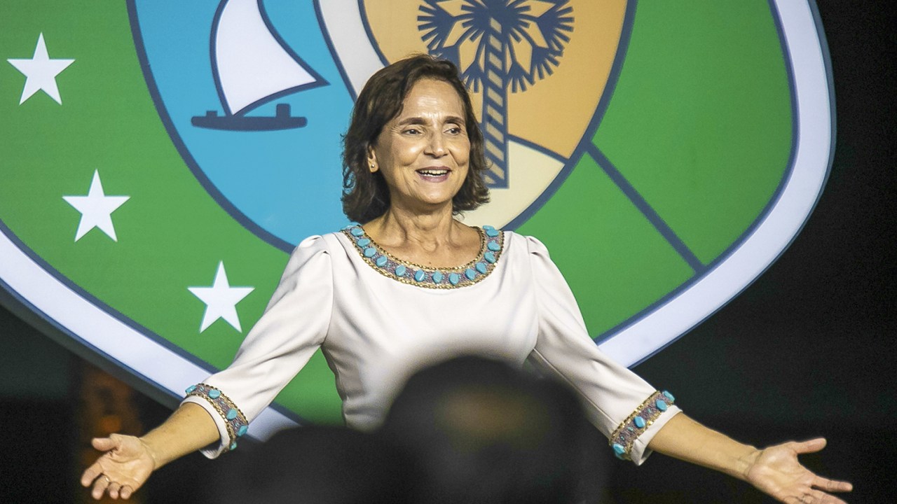 CURRÍCULO - Izolda Cela: o trabalho feito no Ceará coloca a governadora como a principal cotada para comandar o MEC -