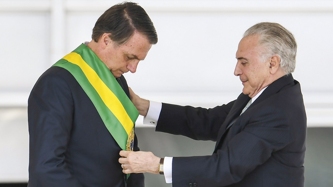 MAU PERDEDOR - Bolsonaro: ele recebeu a faixa presidencial de Michel Temer, mas já sinalizou que não vai entregá-la a Lula -