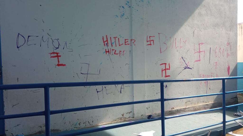 Escola foi pichada com suásticas em Contagem, MG
