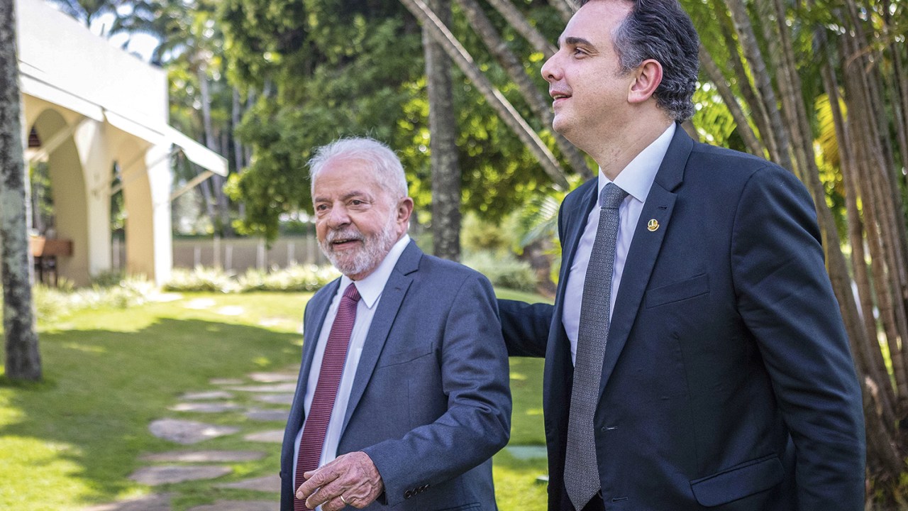 DIÁLOGO - Lula e Pacheco: aproximação com o Congresso para viabilizar o pagamento de 600 reais do Auxílio Brasil -