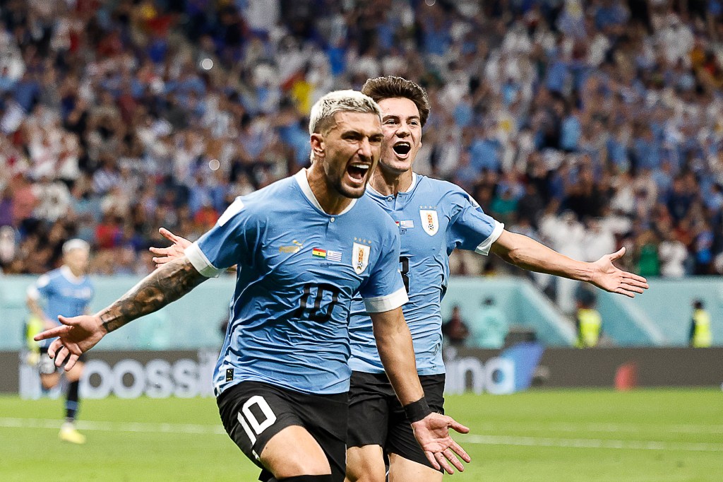 Arrascaeta fez os dois gols uruguaios na partida -
