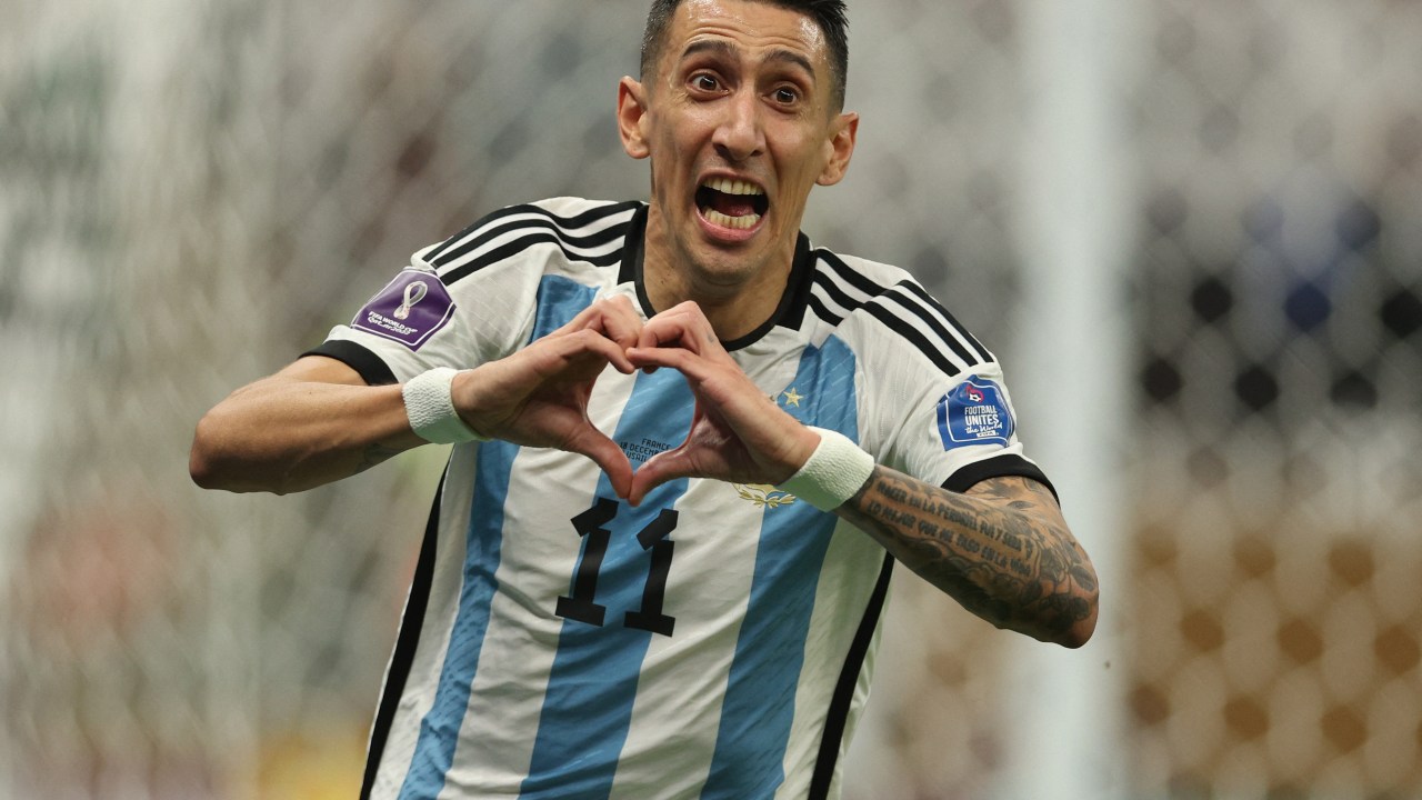 Di María comemora a segundo gol da Argentina na partida -