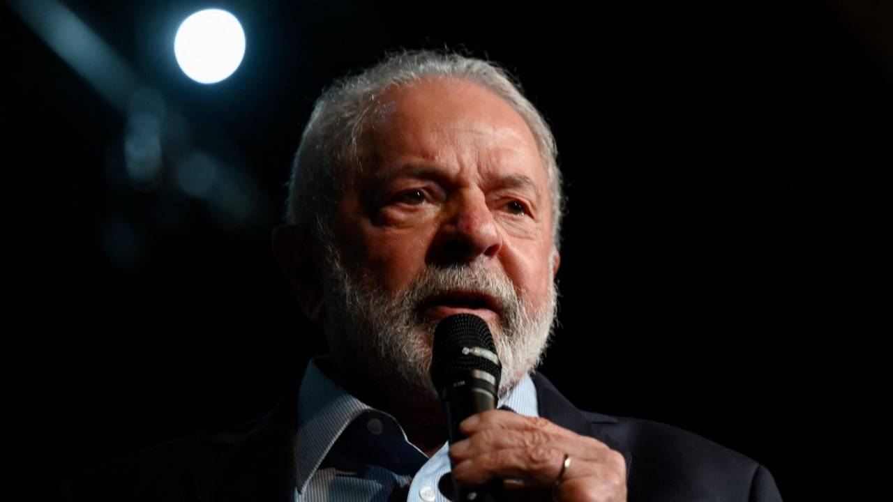 Brazil's president-elect Luiz Inacio Lula da Silva speaks during a presentation of the final report of the cabinet of governmental transition in Brasilia on December 22, 2022. (Photo by EVARISTO SA / AFP)