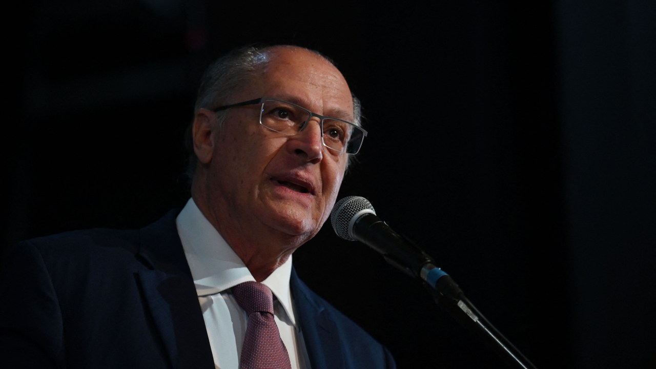 Brazil's elect Vice President Geraldo Alckmin and nominated as Minister for Industry and Trade by Brazil's president-elect Luiz Inacio Lula da Silva, speaks during a press conference at the transitional government building, in Brasilia, on December 22, 2022. (Photo by EVARISTO SA / AFP)