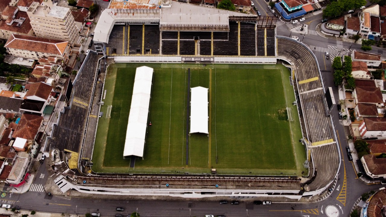 Aerial view of the Vila Belmiro stadium, the home of Santos football team, in Santos, Brazil, on December 27, 2022. - Family members spent Christmas on Sunday with Pele at the Sao Paulo hospital where the legendary footballer is battling worsening cancer as well as kidney and heart problems, according to social media posts by his children. Fans of the player, considered by many the greatest of all time, have been expressing hope for his recovery since he was hospitalized in late November. (Photo by CARLOS FABAL / AFP)