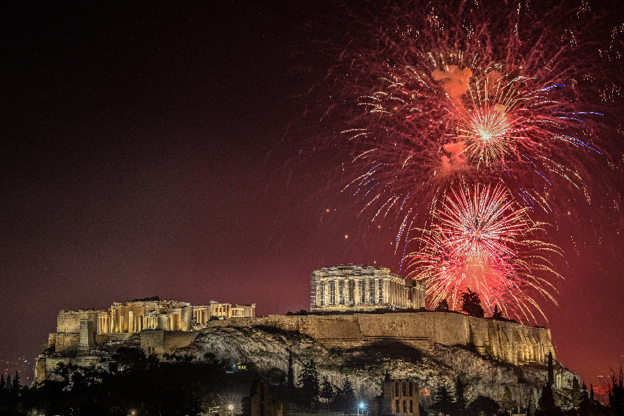 Fogos na região do Panteão, em Atenas, na Grécia -