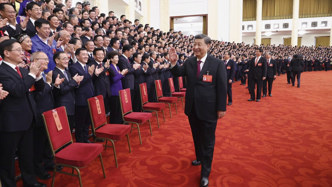 TODO-PODEROSO - Xi reverenciado no encontro do PC: inédito terceiro mandato centrado em uma China hegemônica -