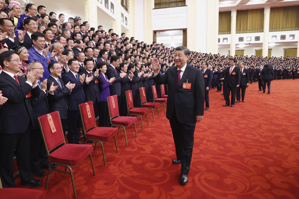 TODO-PODEROSO - Xi reverenciado no encontro do PC: inédito terceiro mandato centrado em uma China hegemônica -