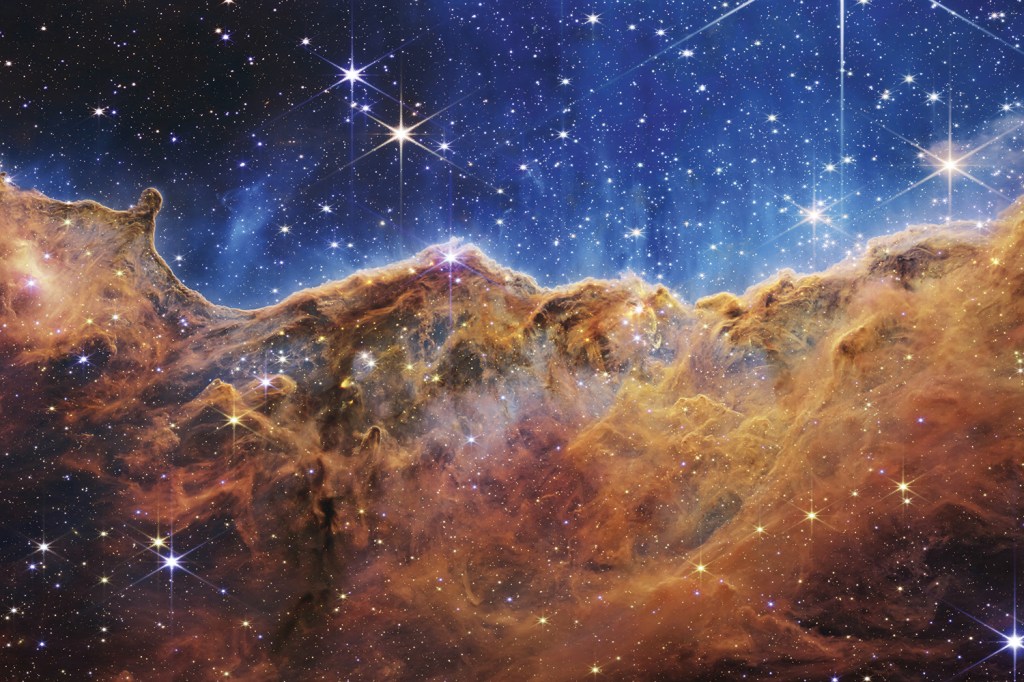 CARINA - A nebulosa é fábrica de estrelas a 7 600 anos-luz da Terra -