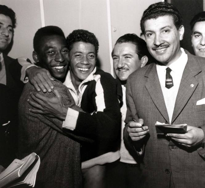 Pelé com Amarildo em 1962, na Copa do Mundo no Chile -