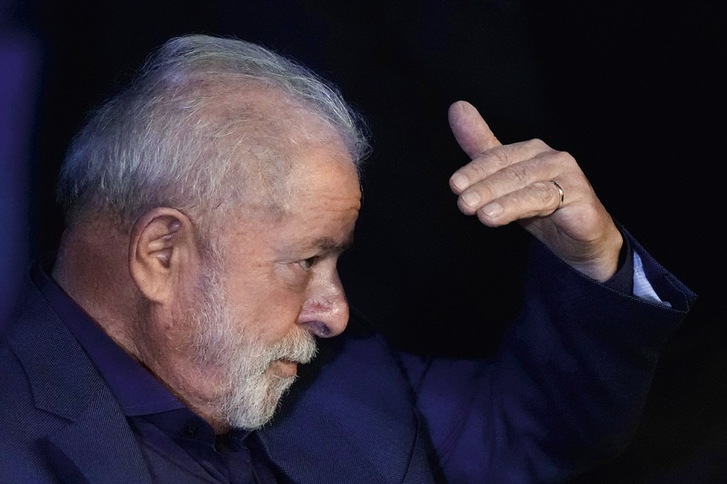 SUCESSÃO - Lula: as escolhas do presidente eleito, infelizmente, obedecem a uma lógica política -