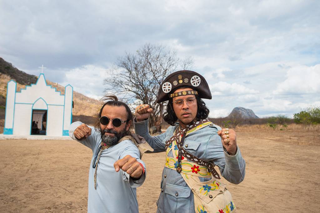CANGACEIRO DO FUTURO 02.jpg PARCEIROS - Halder e Edmilson nos bastidores: o ator estrela todas as comédias do diretor -