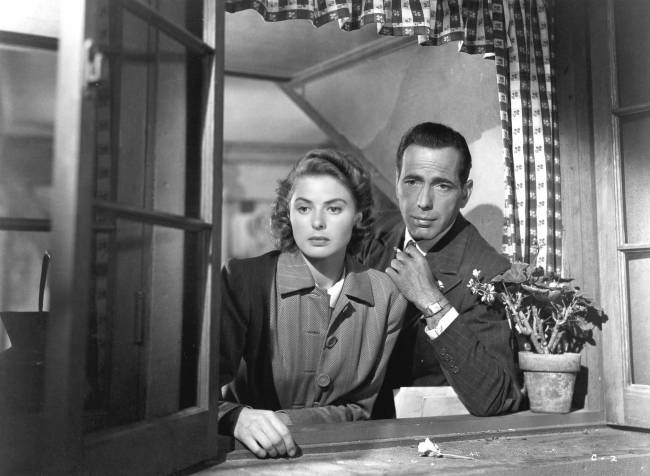 UNSPECIFIED : Ingrid Bergman (1917-1982) Swedish film and stage actress, with Humphrey Bogart (1899-1957). Still from Casablanca, 1942. Based on the play Everybody Goes to Rick's by Murray Burnett and Joan Alison. (Photo by Universal History Archive/Getty Images)