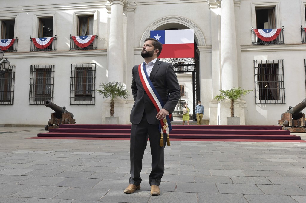 CONTRA O QUE ESTÁ AÍ - Boric à frente do governo no Chile: alçado por votos menos ideológicos e mais antissistema -