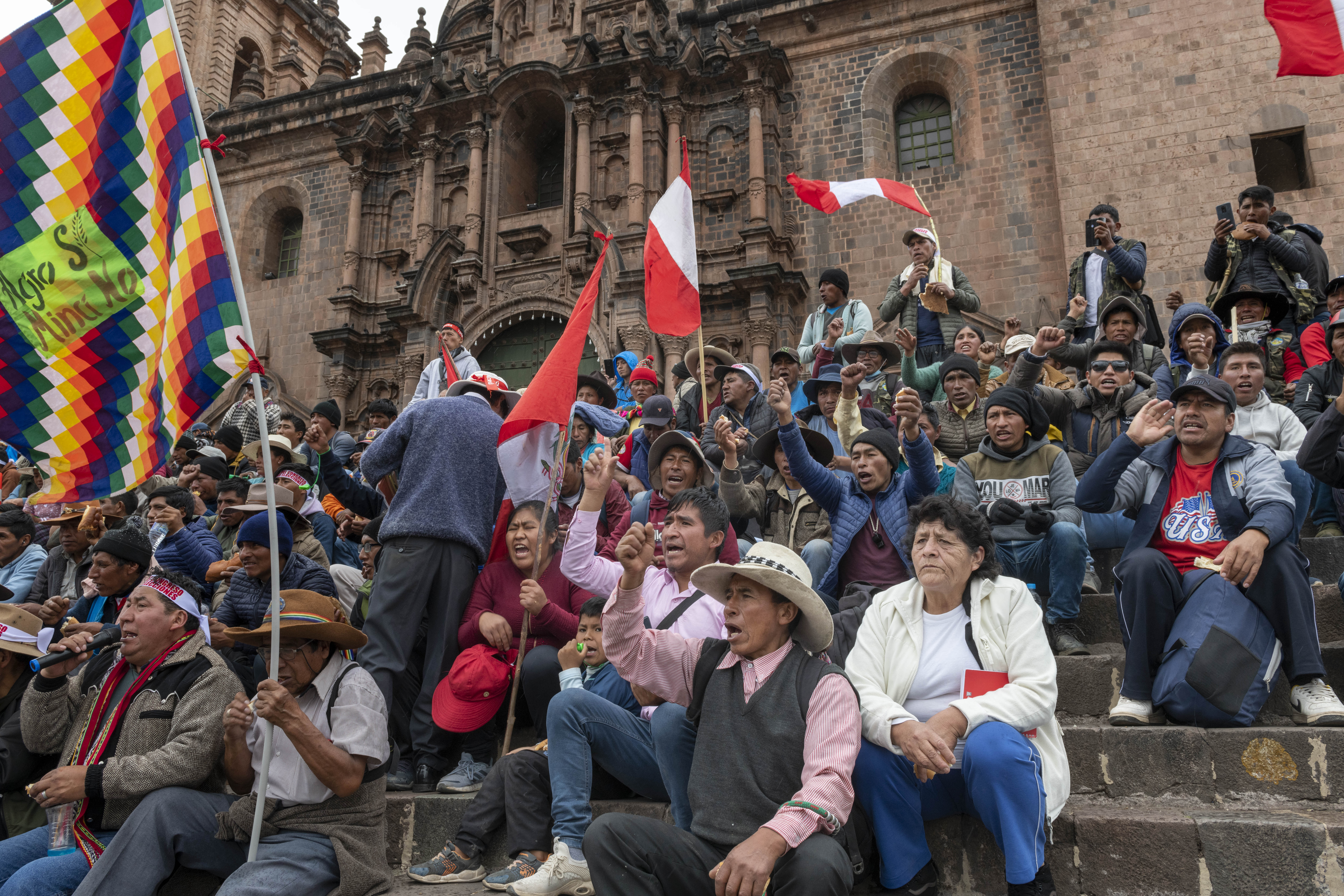 Governantes esquerdistas tentam esconder a bobagem que Castillo cometeu