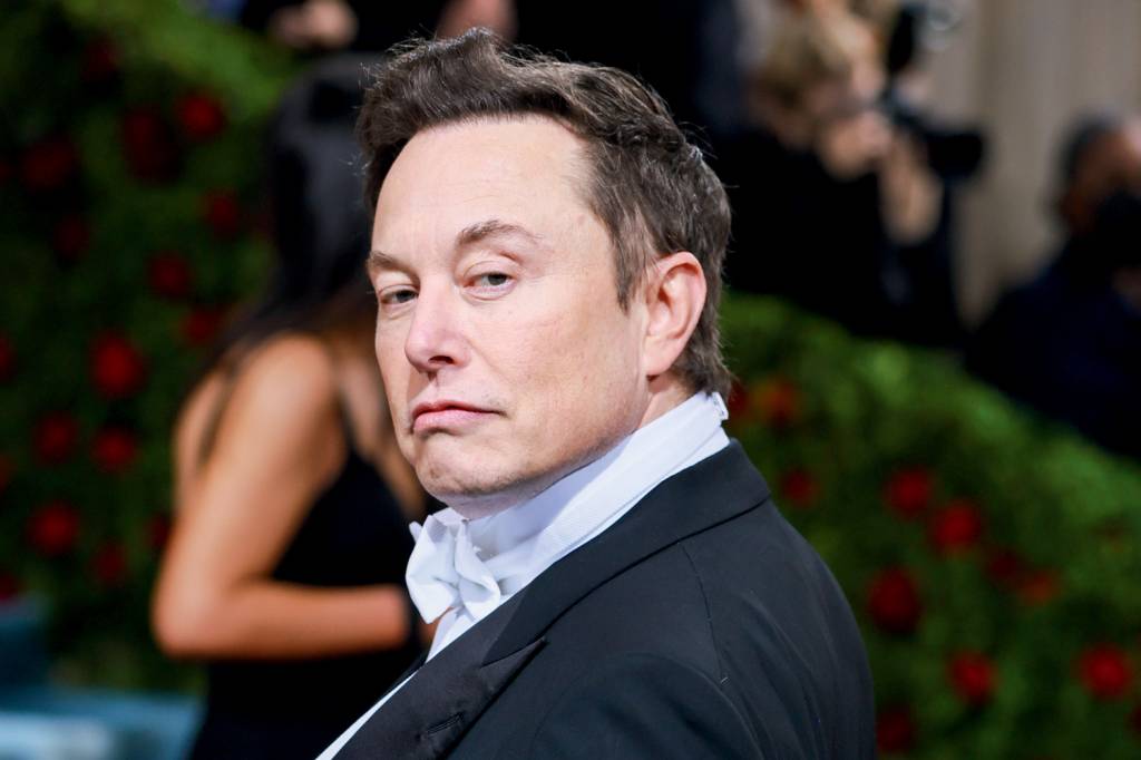 CONTRA-ATAQUE - O empresário Musk: esforço para trazer banidos de volta -
