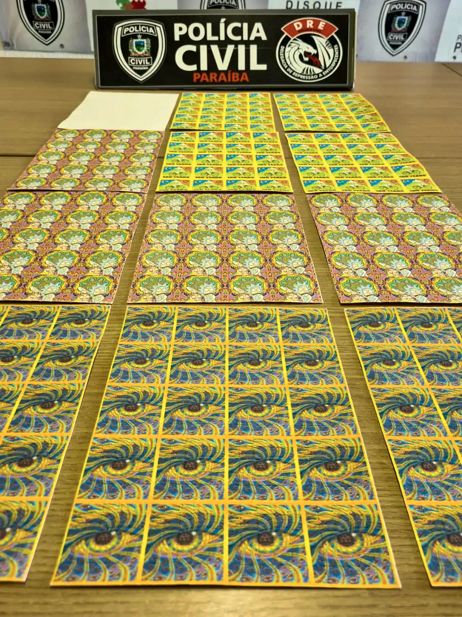 LSD-APREENSÃO-PARAIBA-2022-01.jpg PRIMEIRA VEZ - Pró-droga apreendida no Brasil: em papel -