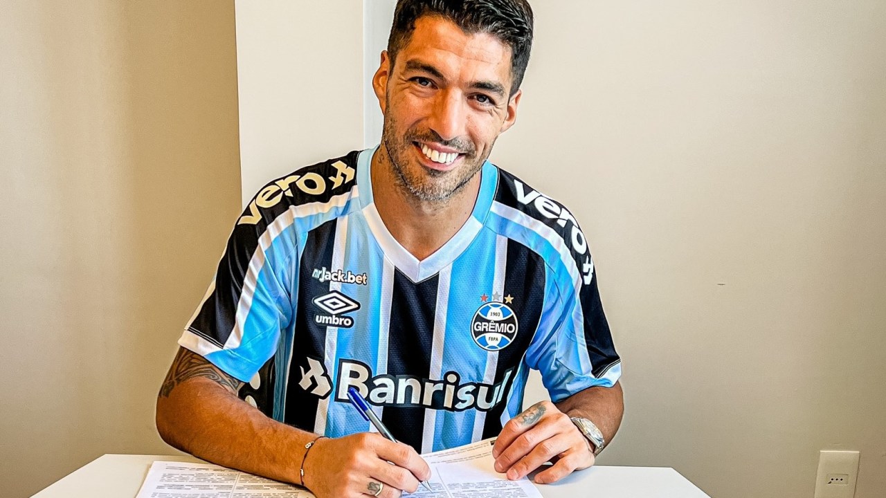O argentino Luis Suárez assinou contrato com o Grêmio -