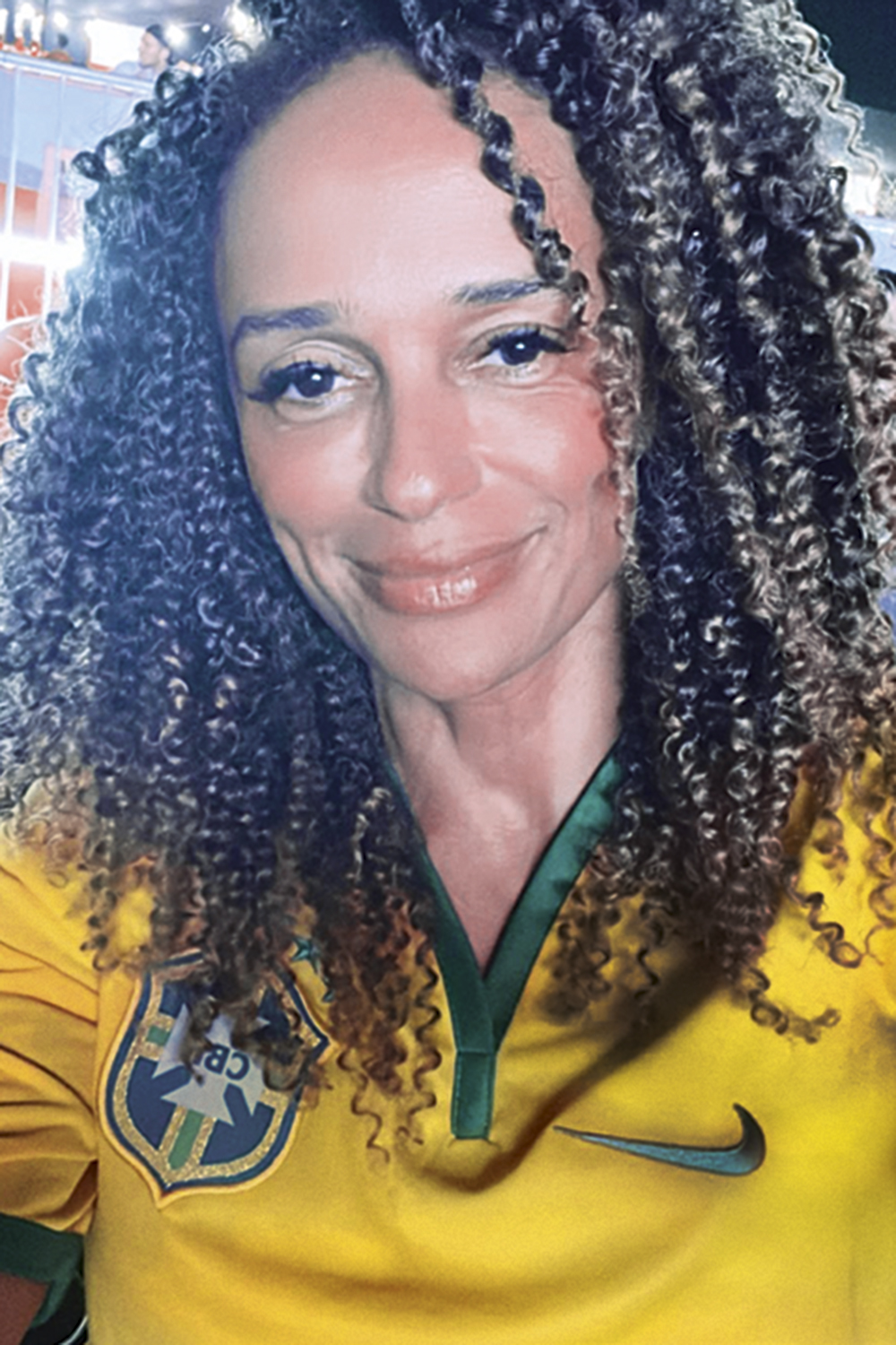 TORCIDA - Com a camisa da seleção: laços afetivos com o Brasil -