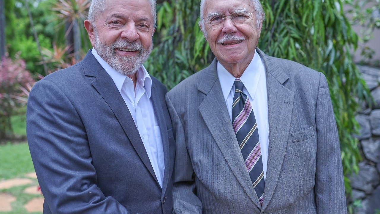 Lula e José Sarney se encontram em Brasília