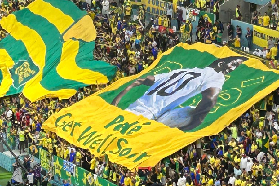 Torcedores homenagearam Pelé na partida do Brasil diante da Camarões: 'Fique bom logo' -