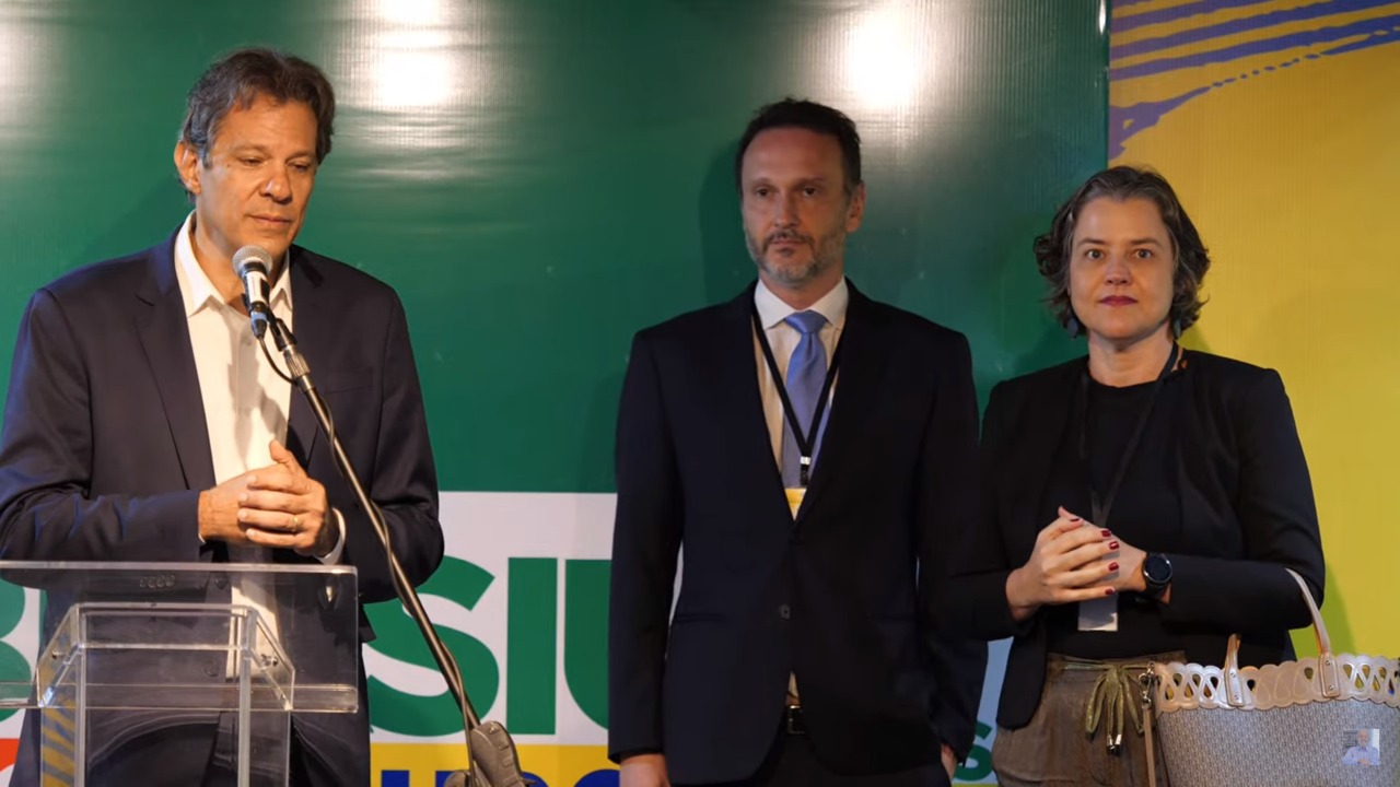 Haddad anuncia Anelize de Almeida como Procura-Geral da Fazenda do próximo governo Lula.