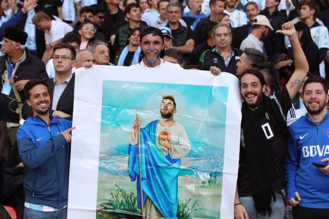 Messi é Jesus e Maradona é Deus, pelo menos para os argentinos –
