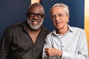 O cantor gospel Kleber Lucas e Caetano Veloso