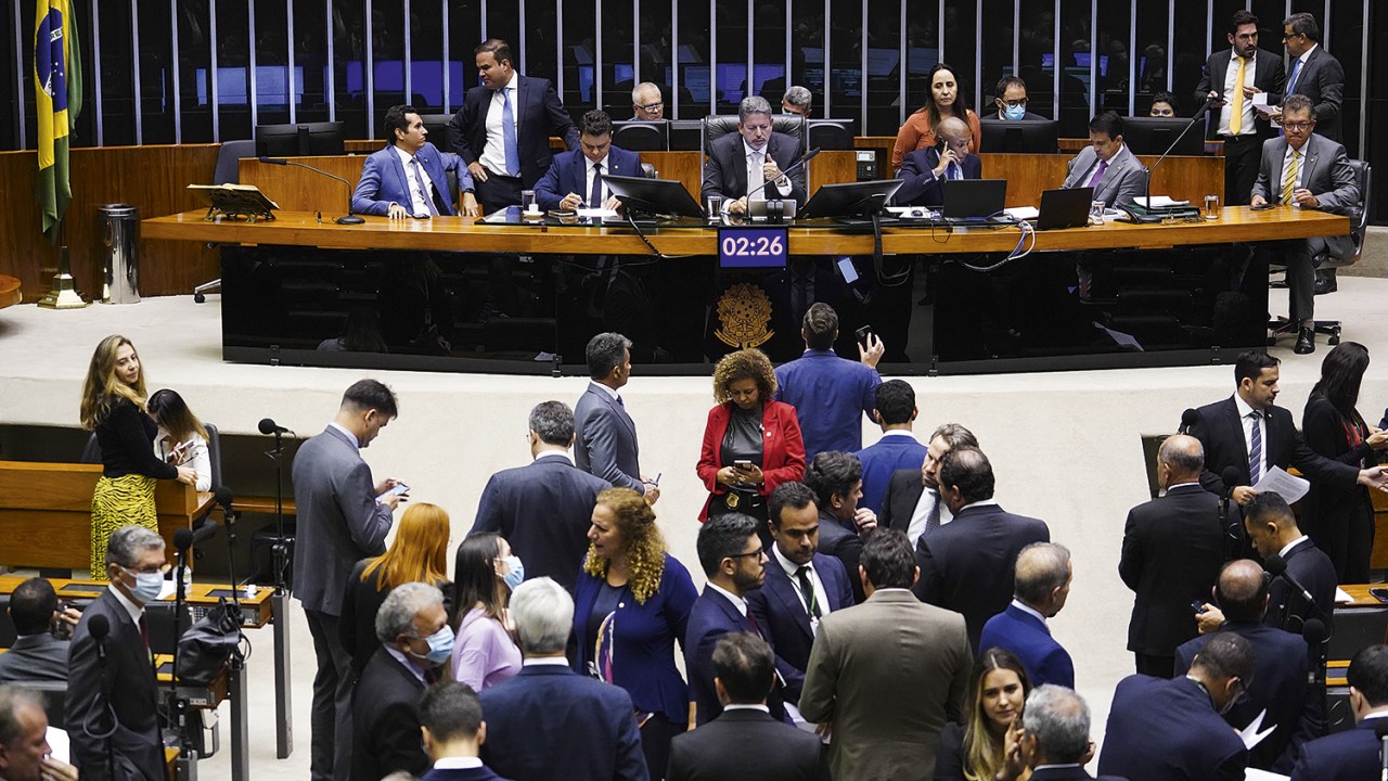 RITMO ACELERADO - Votação da PEC na Câmara dos Deputados: aprovação sem grandes dificuldades -