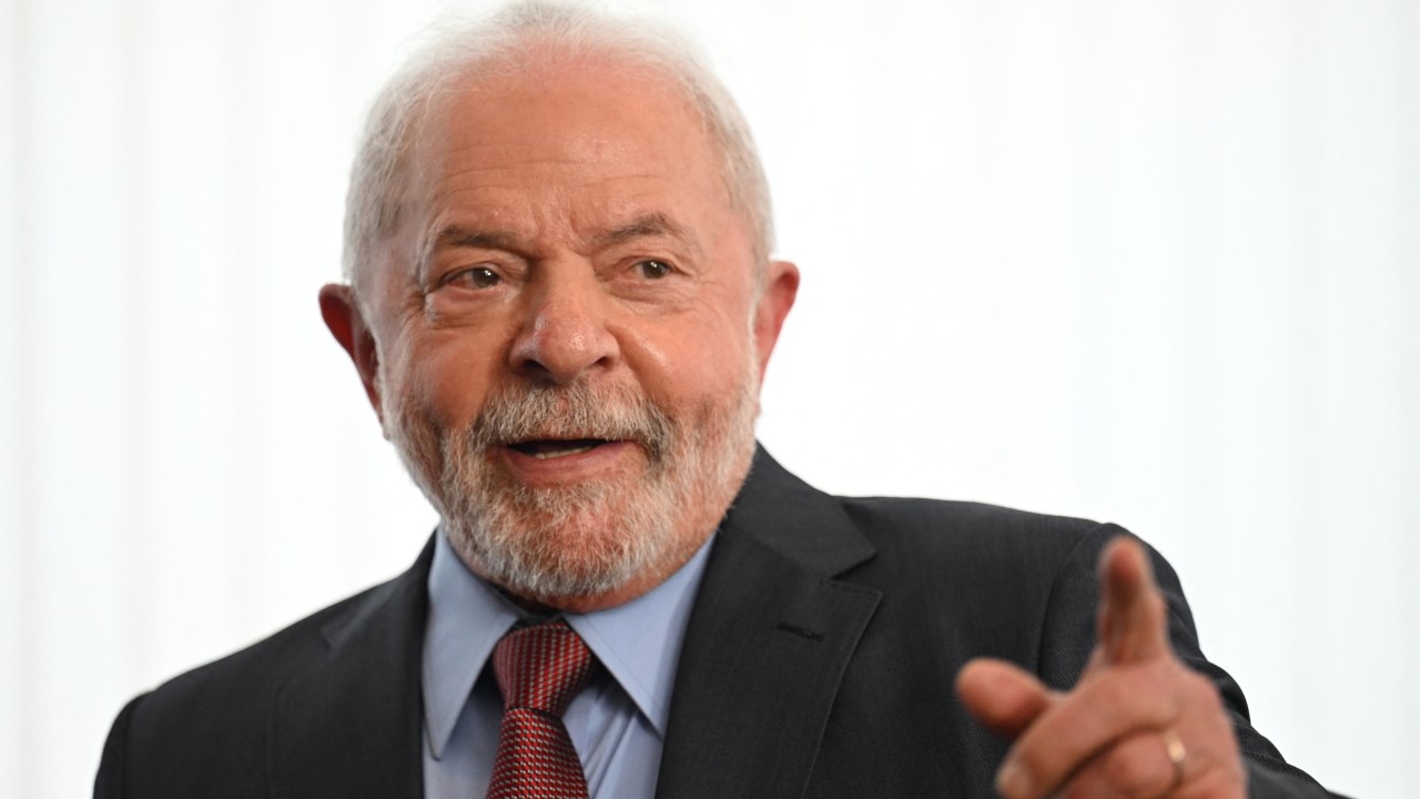 Brazil's President Luiz Inacio Lula da Silva gestures during a bilateral meeting with Guinea-Bissau President Umaro Sissoco in Brasilia on January 2, 2023. - Luiz Inacio Lula da Silva took office on January 1, 2023 for a third term as Brazil's president, vowing to fight for the poor and the environment and "rebuild the country" after far-right leader Jair Bolsonaro's divisive administration. (Photo by EVARISTO SA / AFP)