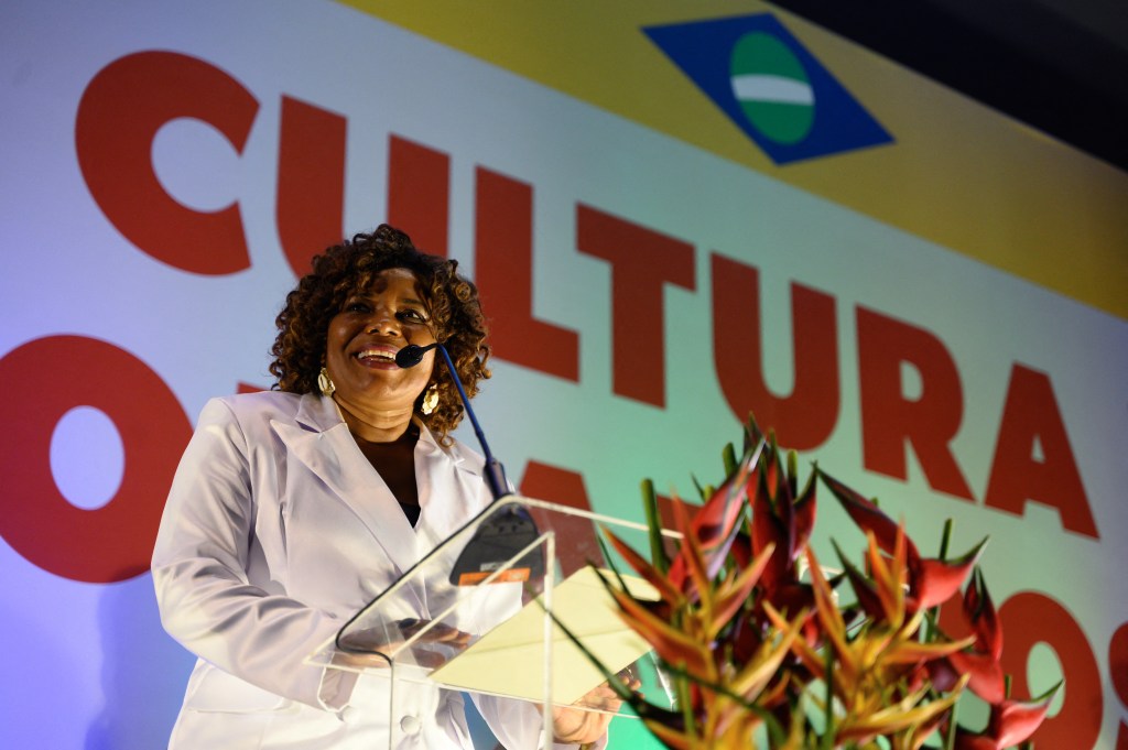 Brazilian new Culture Minister Margareth Menezes delivers a speech during her swearing-in ceremony at the Republic Museum in Brasilia, on January 2, 2023. - Menezes took office as Culture minister for the new administration of Brazil's President Luiz Inacio Lula da Silva. (Photo by Mauro PIMENTEL / AFP)