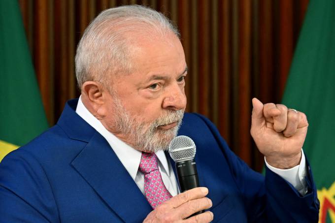 A nova cobrança de Lula para o Banco Central baixar os juros