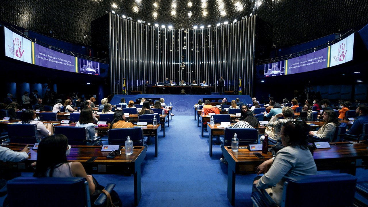 RELEVÂNCIA - Plenário do Senado: volta do recesso parlamentar marcada por discussões sobre impostos -