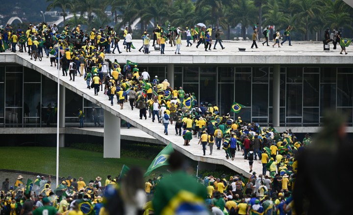 Políticos de direita assistem a Som da Liberdade, em Brasília, Entretenimento