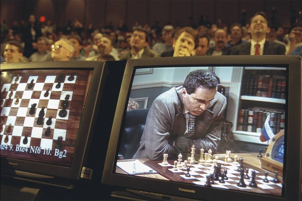 VITÓRIA DA CIVILIZAÇÃO - O enxadrista Garry Kasparov enfrenta o computador Deep Blue em 1996: uma única derrota -