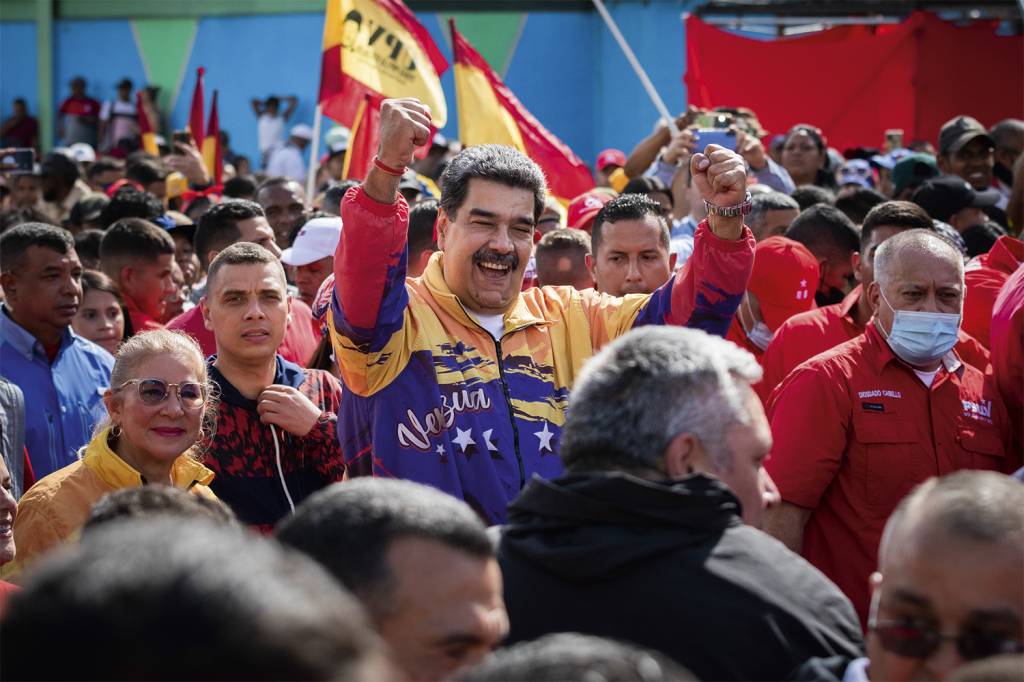 COMPAÑEROS - Maduro: apoio de Lula e Fernández ao direito de implantar seu “modelo” autoritário -