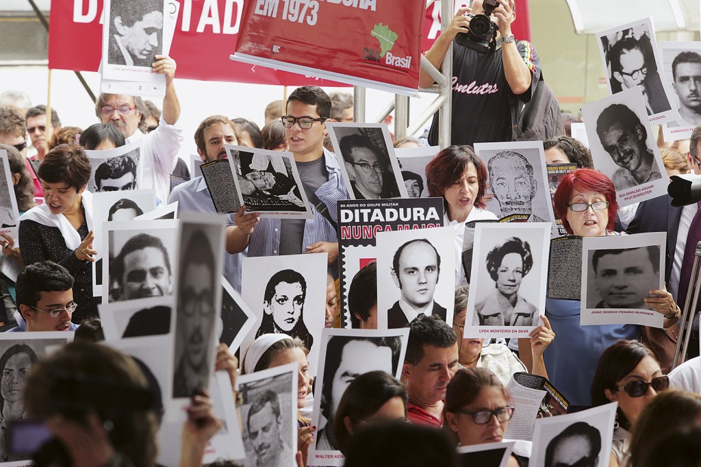 BUSCA - Protesto em São Paulo: o Brasil tem 210 desaparecidos políticos -