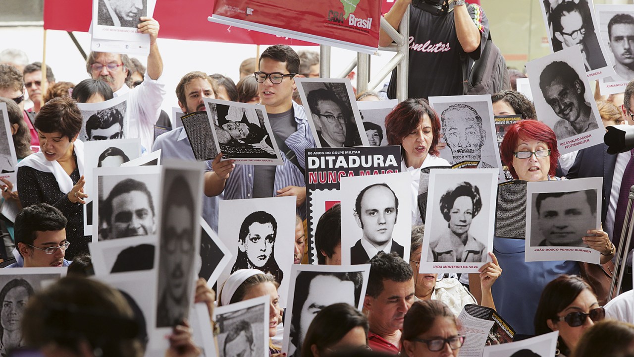 BUSCA - Protesto em São Paulo: o Brasil tem 210 desaparecidos políticos -