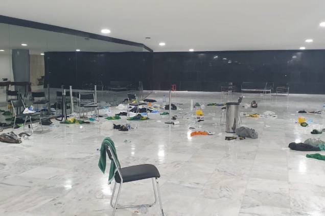 Ambiente interno do Palácio do Planalto alvo de vandalismo - Ambiente interno do Palácio do Planalto alvo de vandalismo -