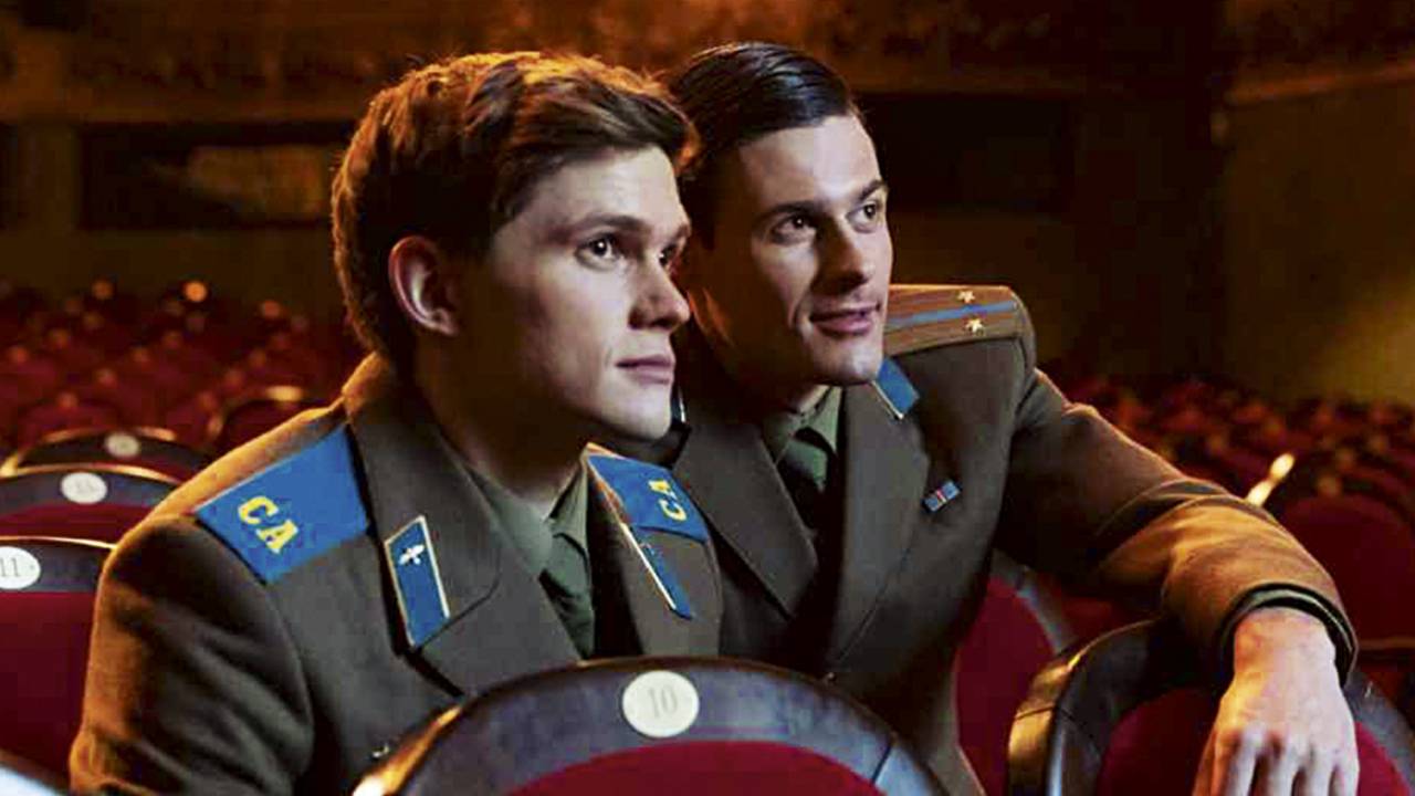 ROMANCE PROIBIDO - Segredos de Guerra: paixão gay na União Soviética -