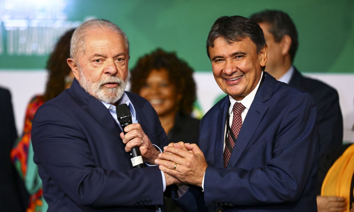 O presidente Luiz Inácio Lula da Silva e o ministro do Desenvolvimento Social, Wellington Dias