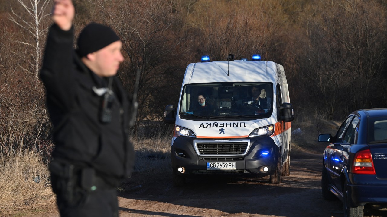 Dezoito migrantes foram encontrados mortos em um caminhão abandonado, disse o Ministério do Interio