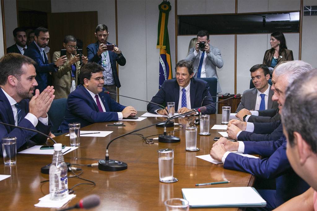 07022023—reuno-com-grupo-de-trabalho-do-frum-nacional-de-governadores_52675544321_o.jpg MENSAGEM CERTA - Haddad com governadores: o ministro agradou ao prometer recompor perdas de receita dos estados -