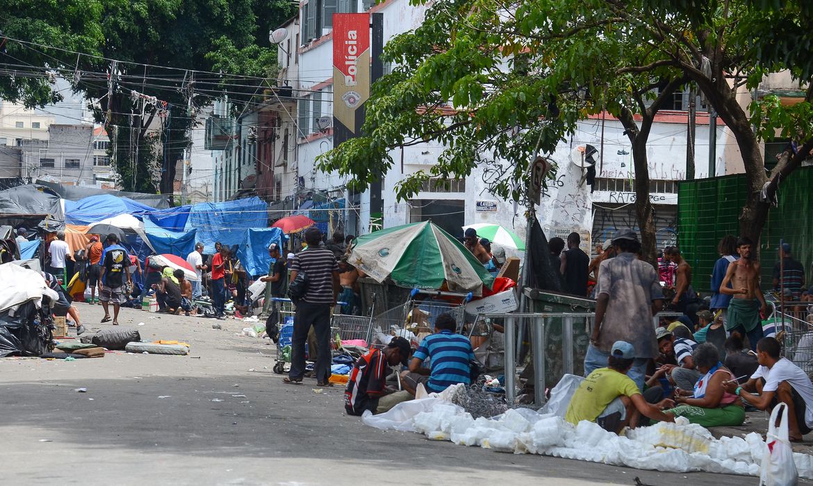 São Paulo - Região entre a Estação da Luz e o Viaduto Santa Ifigênia, conhecida como Cracolândia