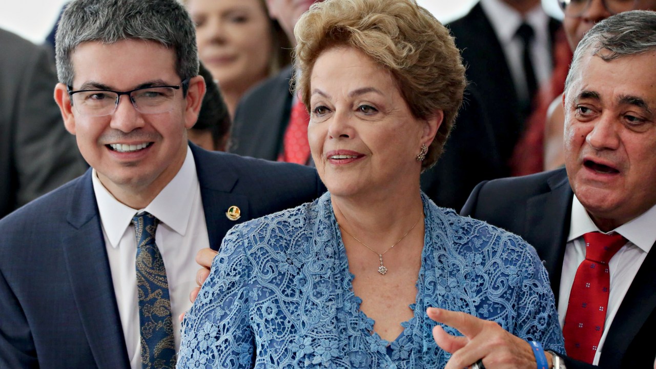 A VERSÃO - Dilma em 2023: história edulcorada pelo PT para justificar o impeachment da ex-presidente -