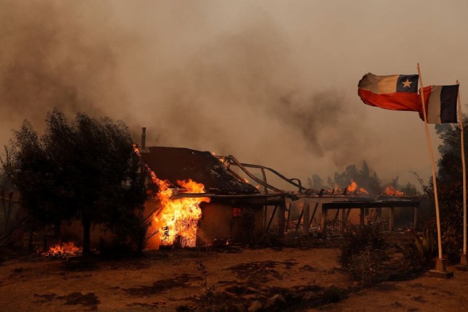 Incêndios florestais castigam o Chile neste verão de 2023: região já sofre consequências graves do aquecimento global