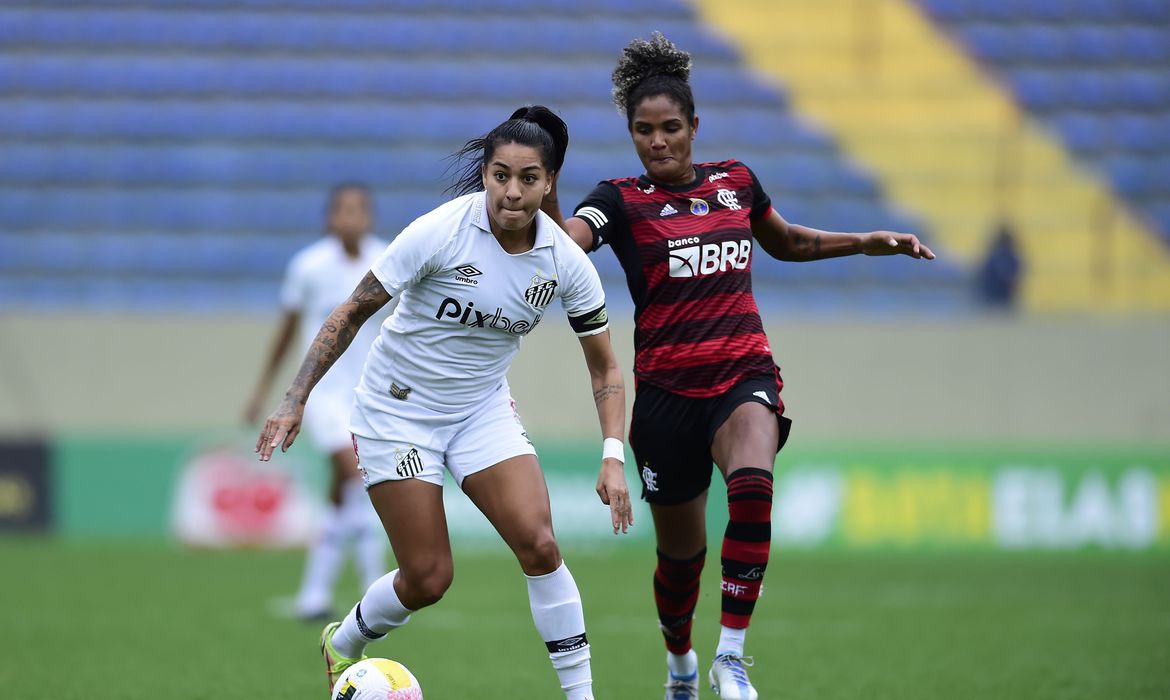 Santos e Flamengo se enfrentam em jogo válido pelo Brasileirão Feminino 2022 -
